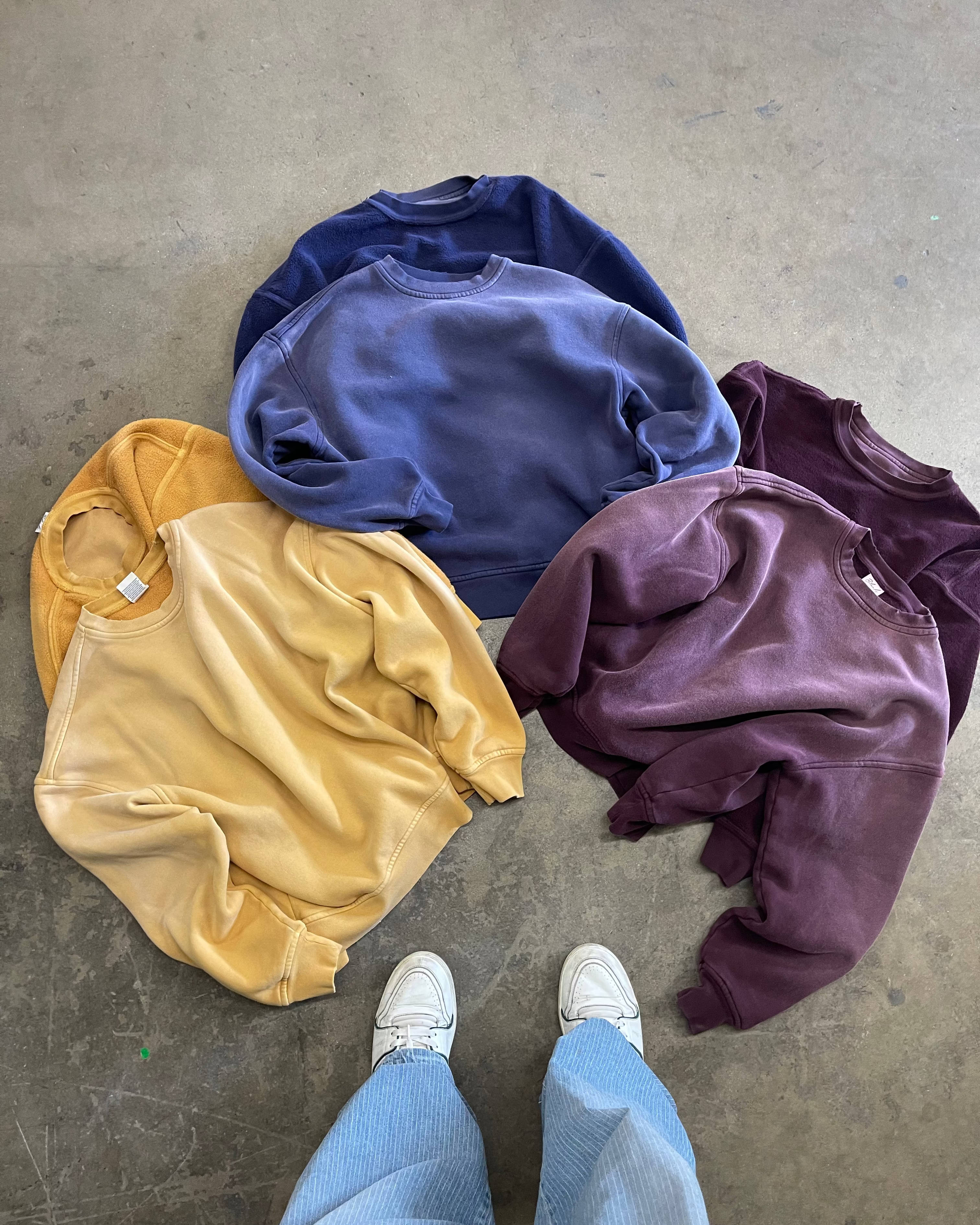 FADED MUSTARD CREWNECK